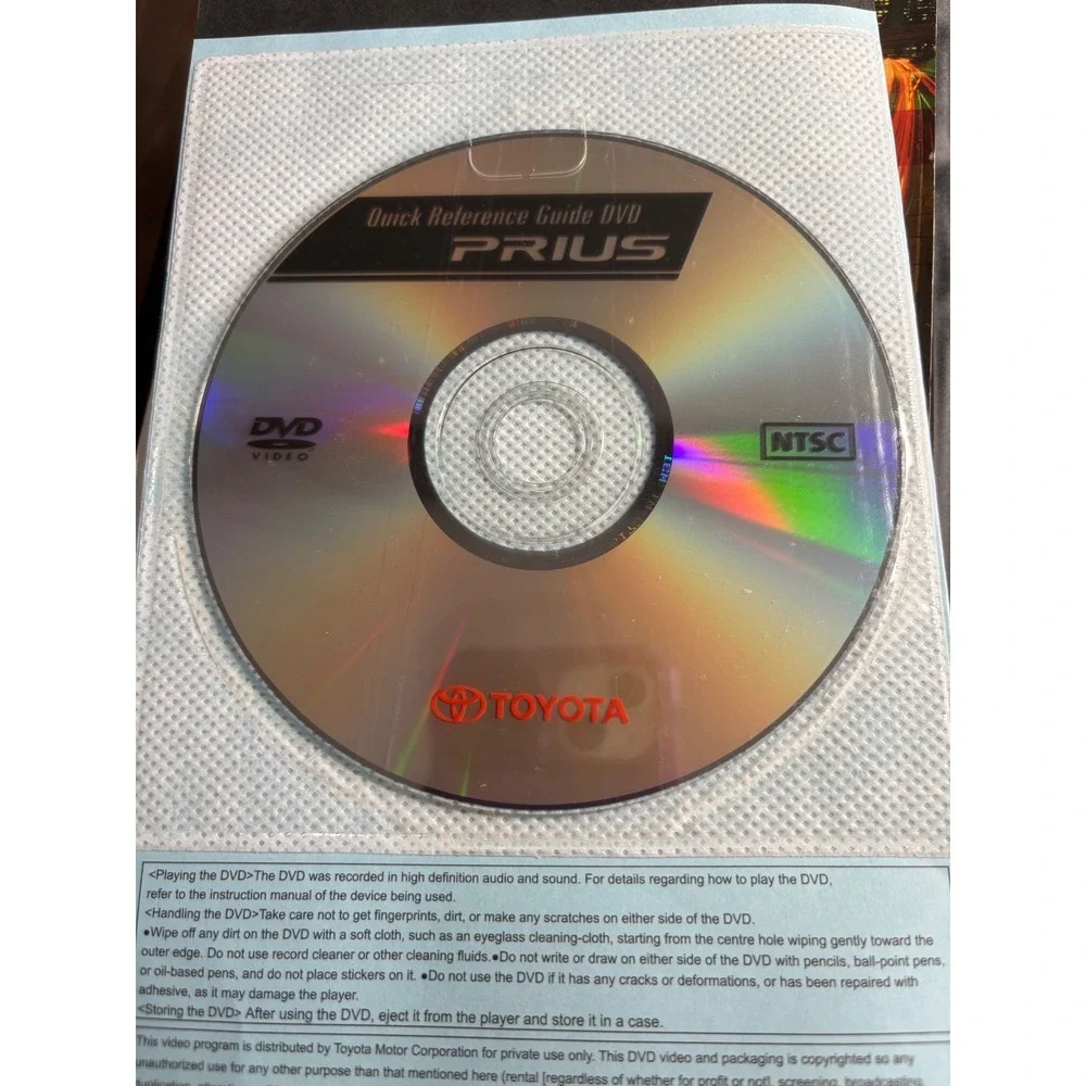 2010 Toyota Prius Owners Manual Set with‎ DVD and Portfolio Case